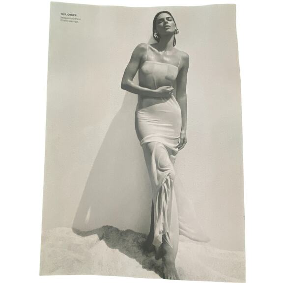 Kendall Jenner in Chanel Jacquemus Magazine Print Summer 2024 Frame Ready - Picture 3 of 4